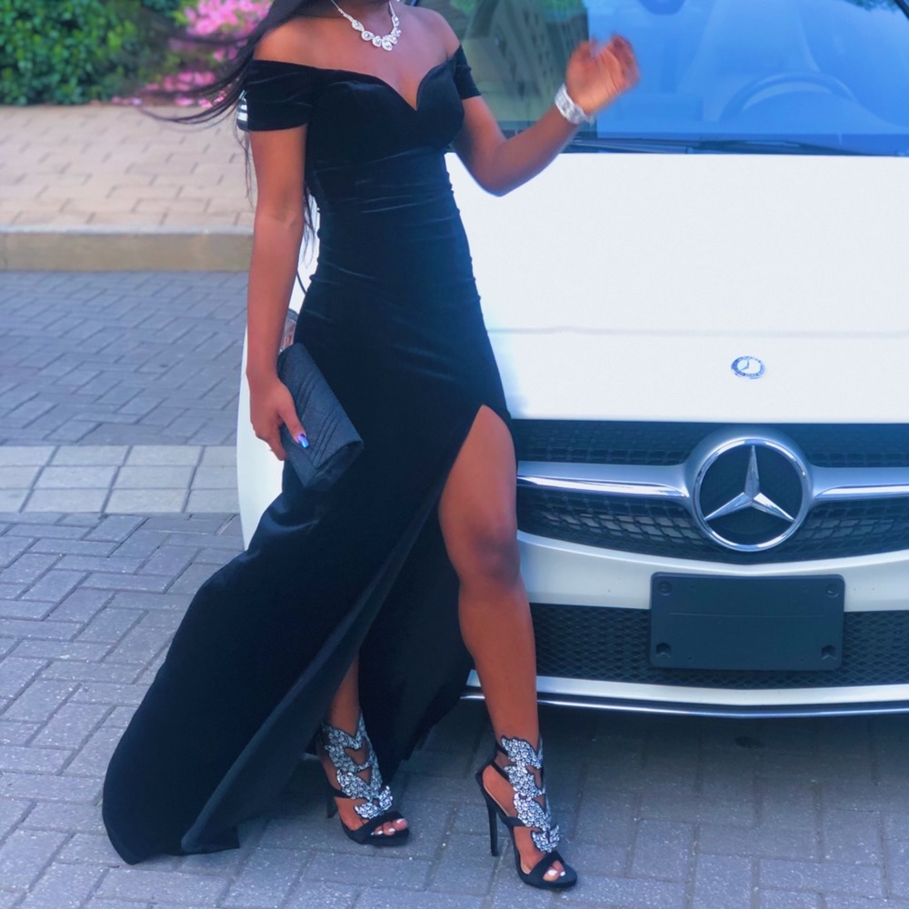 *WORN ONCE* Black Velvet Formal Dress